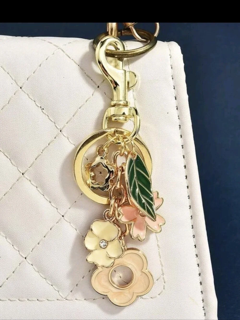 Beautiful Flower Bag Charm/ Keychain NEW - Picture 2 of 10